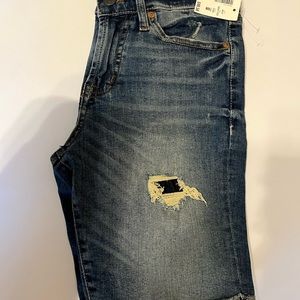 Amazing new ripped jeans! Elegant and no stains!